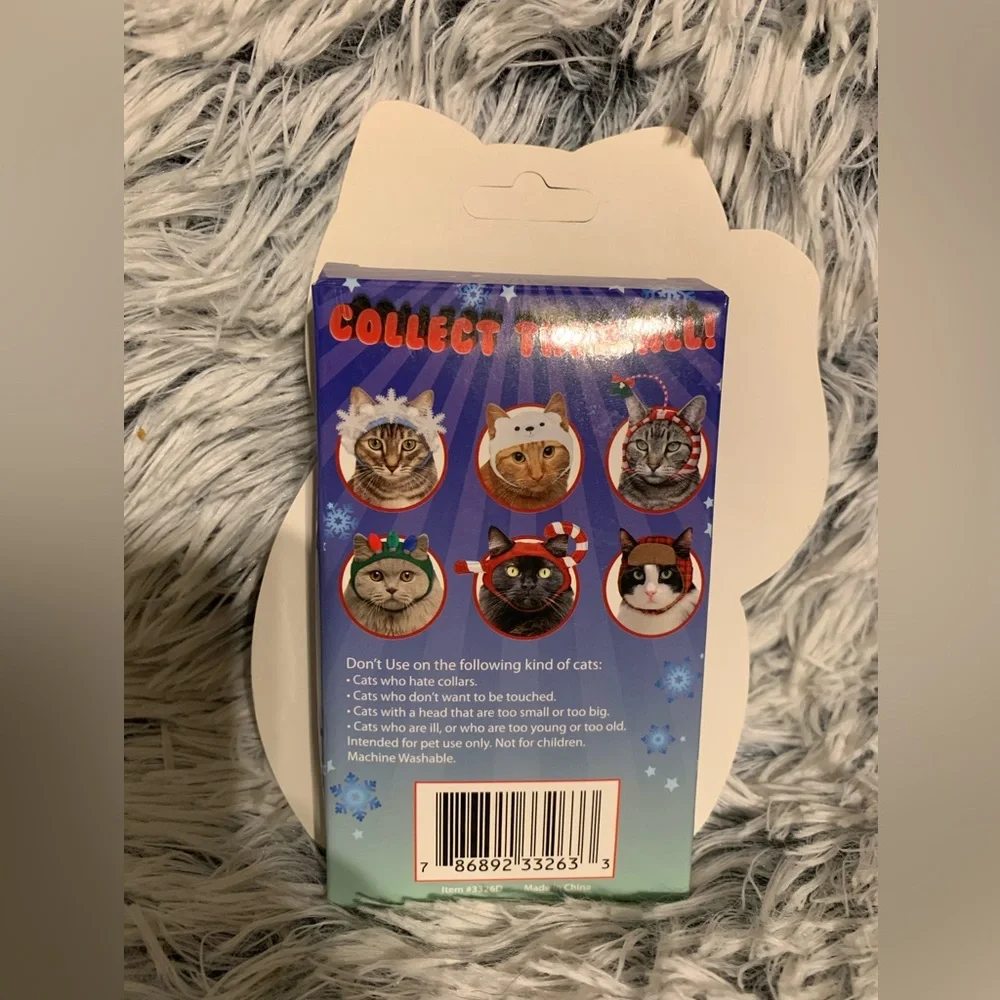 Holiday Cat Hat / Mistletoe Hat (new in box) One Size